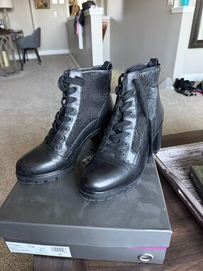 Vince Camuto Black Lace-Up Chunky Heel Ankle Boots